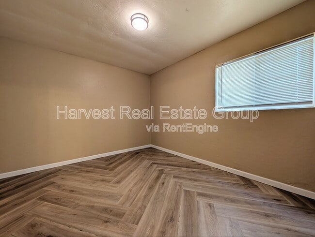 Building Photo - 14772 Midland Rd