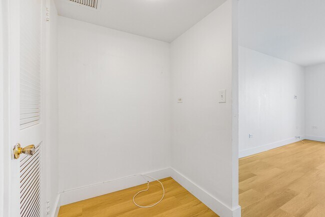 Building Photo - 5555 Collins Ave