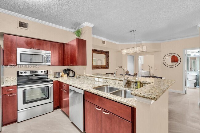 Building Photo - 17100 N Bay Rd