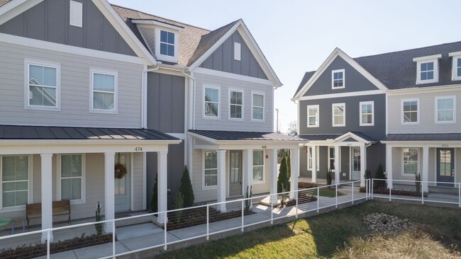 Building Photo - Sleek 3BR Stunner Near Historic Downtown Franklin