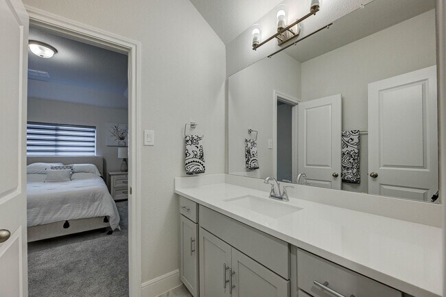 Building Photo - 21820 Enchanted Rock Dr N