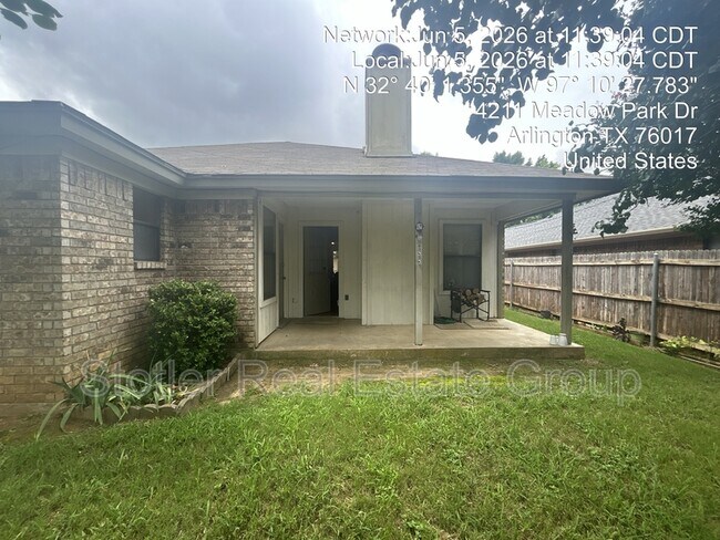 Building Photo - 4211 Meadow Park Dr