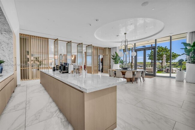 Building Photo - 900 N Ocean Blvd