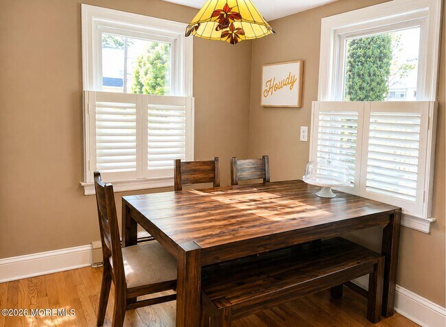 Building Photo - 17 Walnut Pl