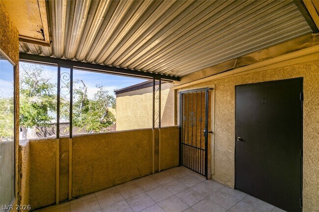 Building Photo - 1404 Santa Anita Dr