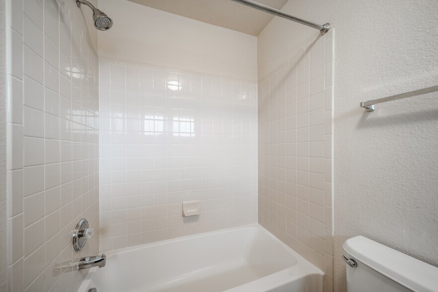 Building Photo - 11598 S Maiden Hair Way