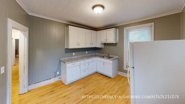 Building Photo - 817 N. Third Street-2