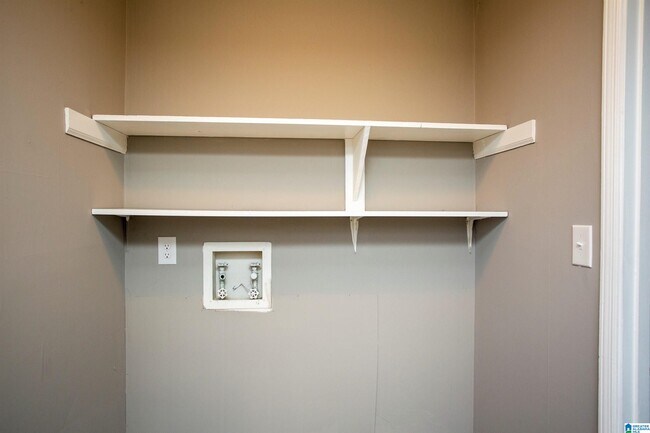 Building Photo - 1110 Croyden Cir