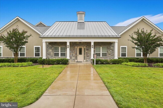 Building Photo - 24594 Laurel Lake Terrace