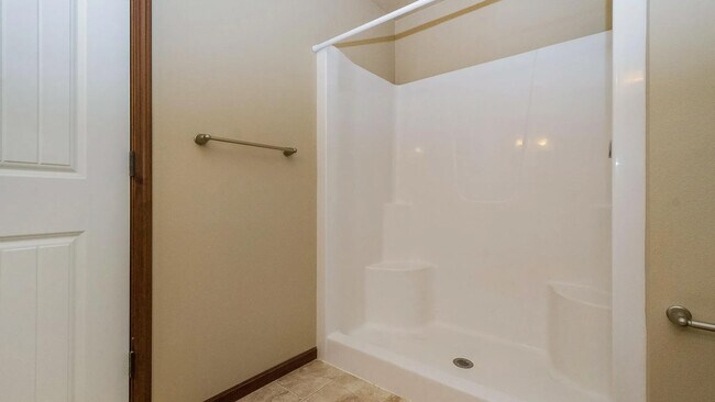 Building Photo - 470 Cambria Dr