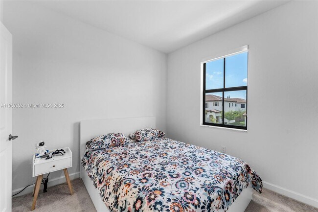 Building Photo - 11761 SW 245 Ter