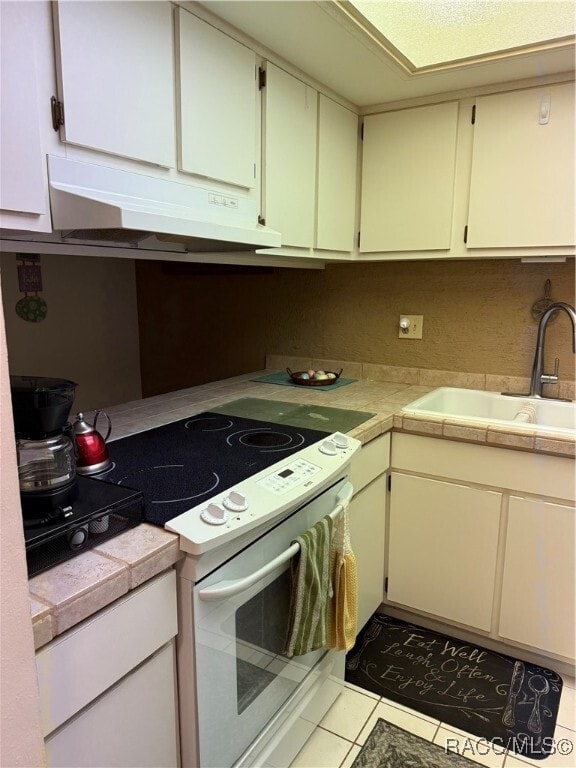 Building Photo - 2400 Forest Dr
