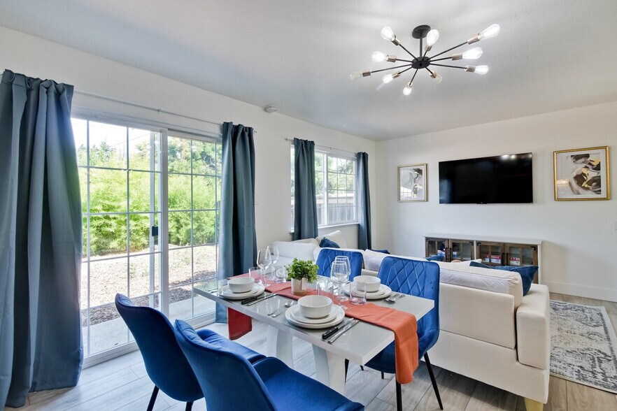 Building Photo - 1281 Flora Ave