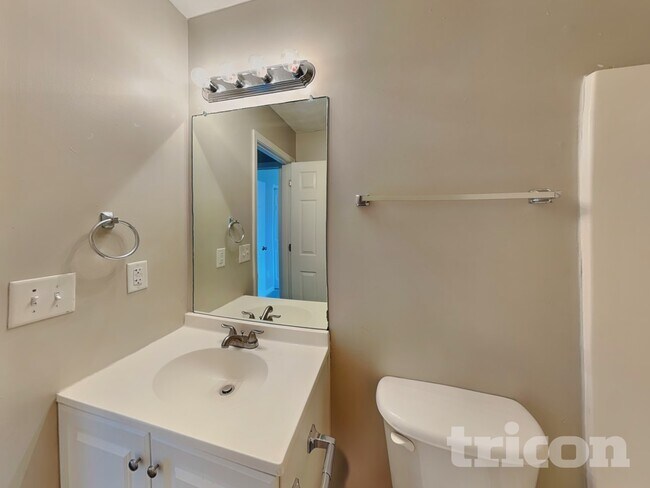 Building Photo - 201 Sandstone Dr