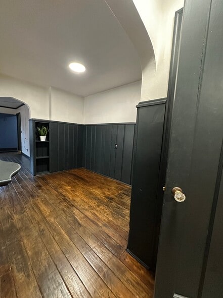 Building Photo - 3043 Boudinot Ave