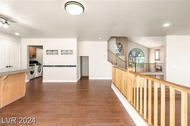 Building Photo - 3916 Varallo St