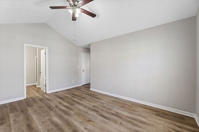Building Photo - 2/2.5 Townhome in Great Flowery Branch loc...