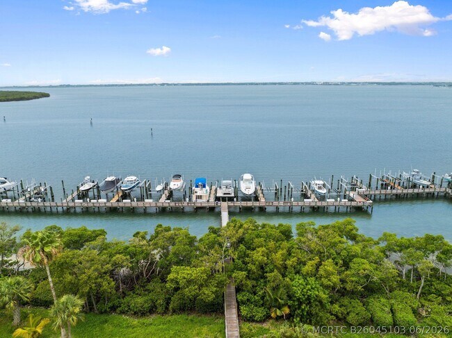 Building Photo - 2200 Mariner Bay Blvd