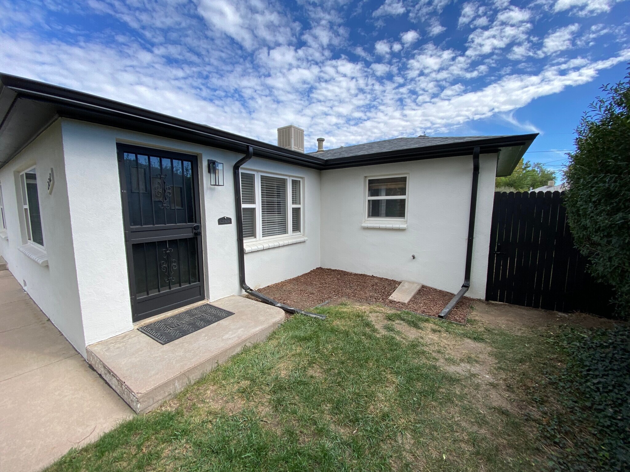 Front Entry - 2212 Perry St