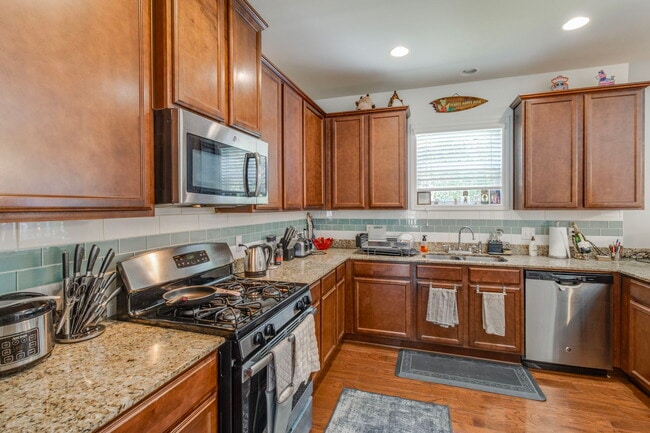 Building Photo - 456 Edenhall Dr