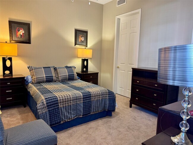 Building Photo - 2400 McCue Rd