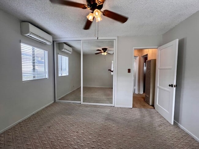 Building Photo - Spacious 2 bedroom 1 bath house for rent with large Garage & off st. parking