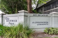 Building Photo - 2 Bedroom, 2.5 Bath Townhome In SW Pickwick Park