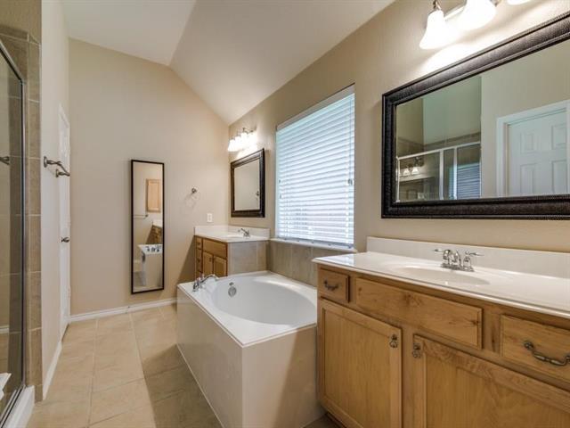 Building Photo - 12770 Swan Lake Dr