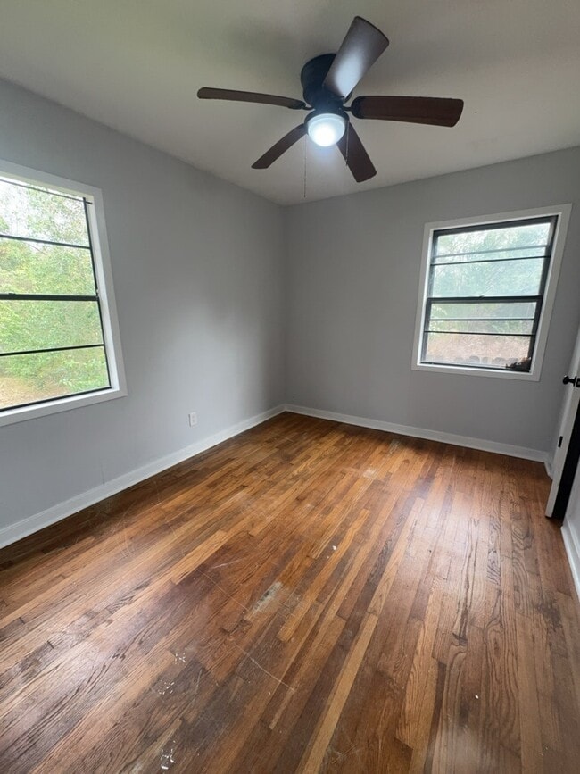 Building Photo - 320 Lawrence Rd