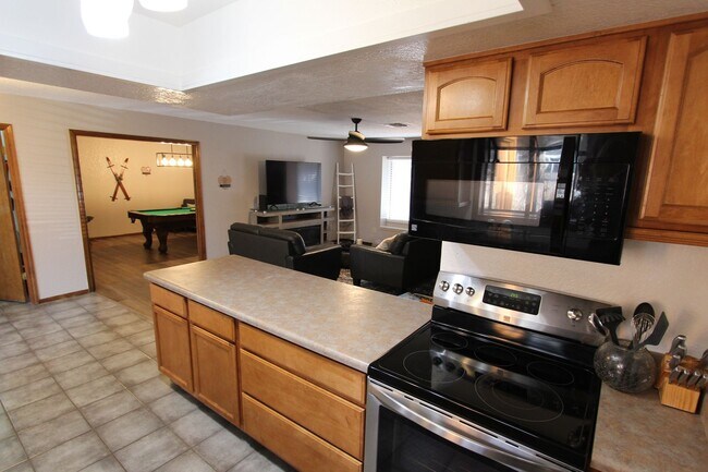 Building Photo - Fully Furnished 4-Bed Home in Kachina Village with Bonus Rec Room