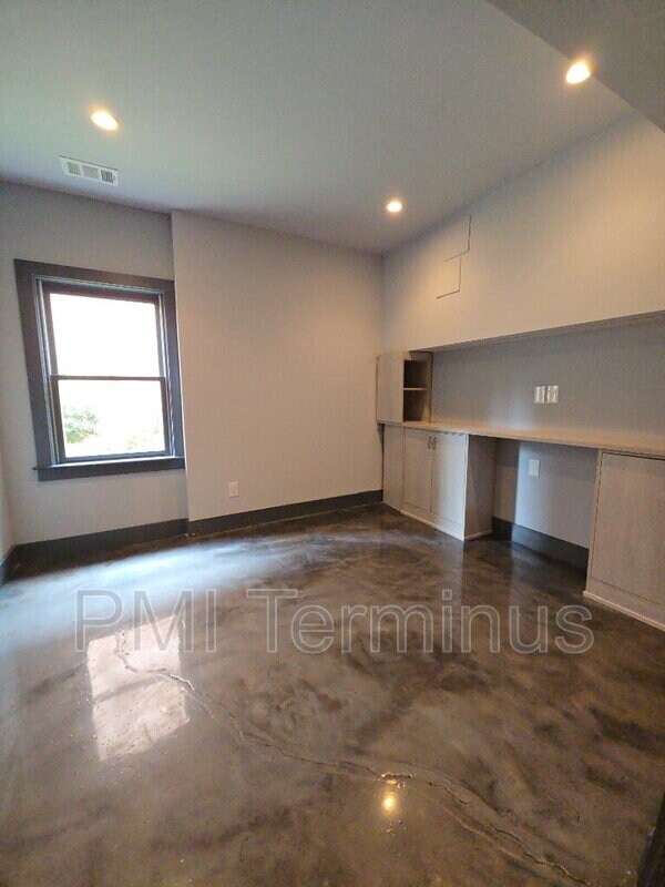 Building Photo - 3307 Fieldwood Dr SE