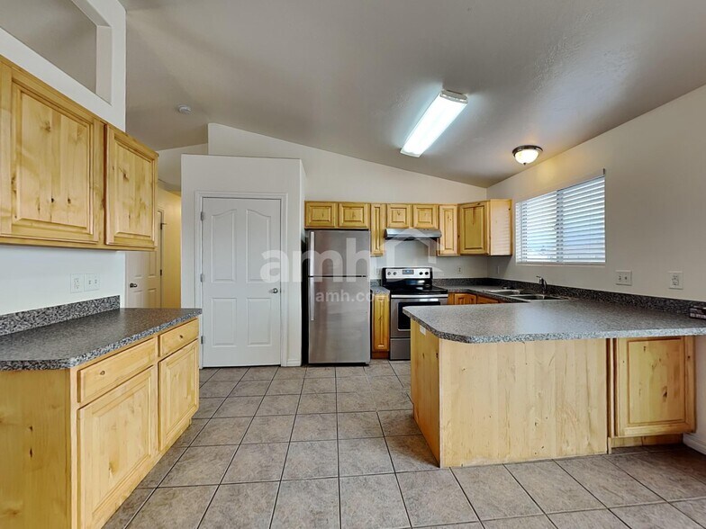 Building Photo - 3815 W 4475 S