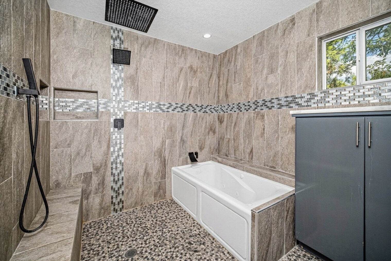 Building Photo - 219 Utah St