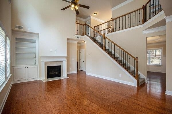 Building Photo - 2295 Manor View