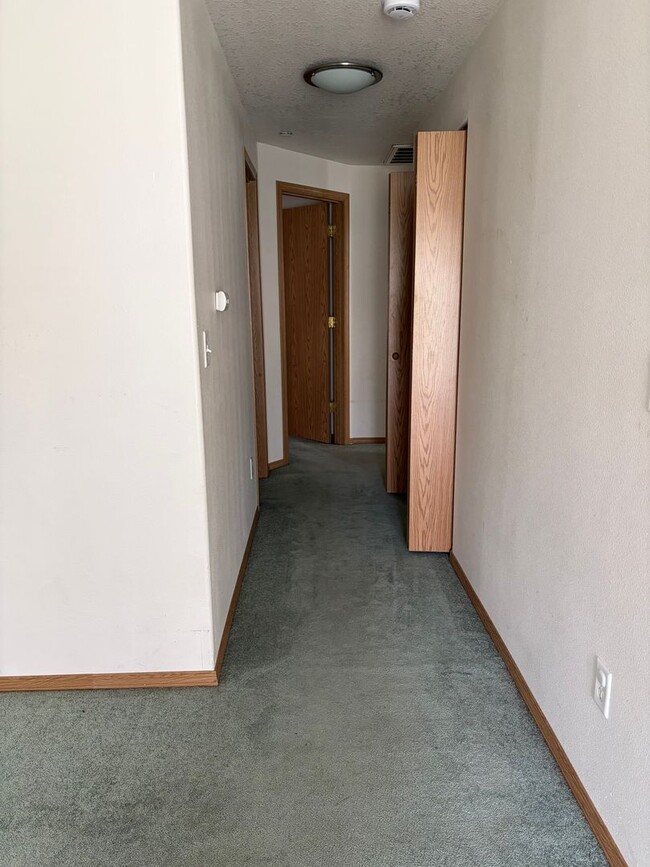 Building Photo - Ranch Style Home in Carlton