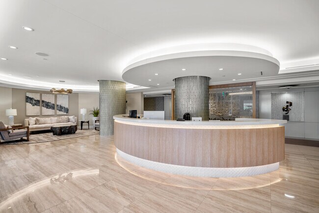 Building Photo - 250 S Ocean Blvd