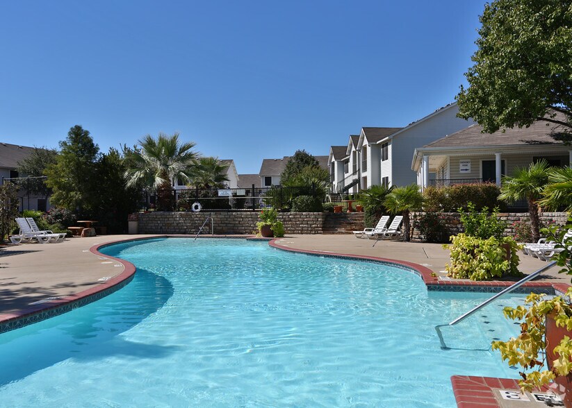 Lakeview 6501 Shady Oaks Manor Dr Fort Worth TX 76135 Apartment Finder