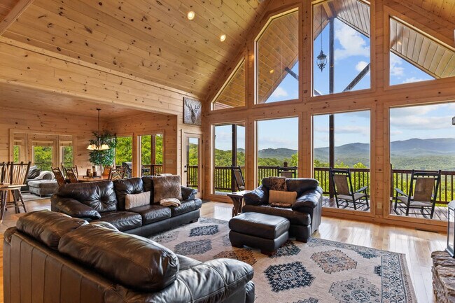 Building Photo - 121 Pontoosuc Dr