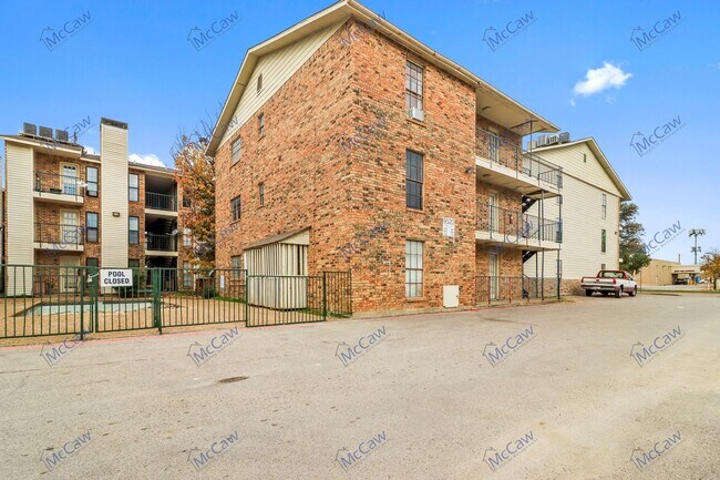 Primary Photo - Modern 1/1 Condo on Royal Ln! **INCENTIVE**