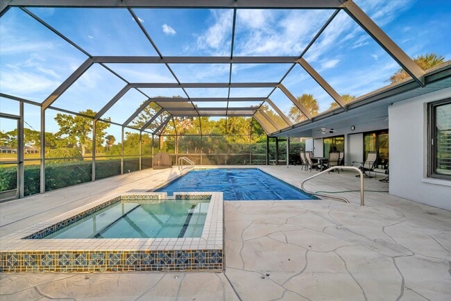 Building Photo - Furnished 3BR/3BA Home with Den, Heated Pool & Lanai in *The Meadows* Sarasota