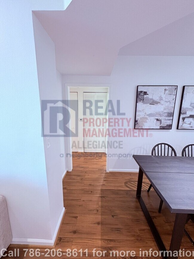 Building Photo - Modern 2BR/2BA Condo in Aventura – Furnish...