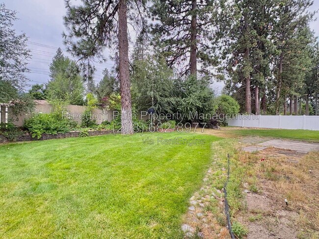 Building Photo - 500 E Sand Wedge Dr