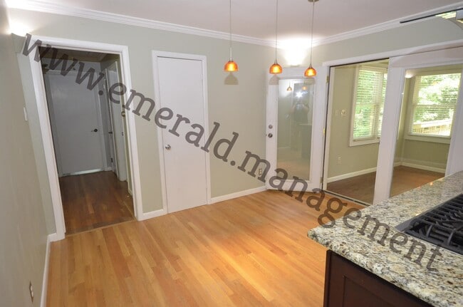 Building Photo - 2644 Harrington Dr