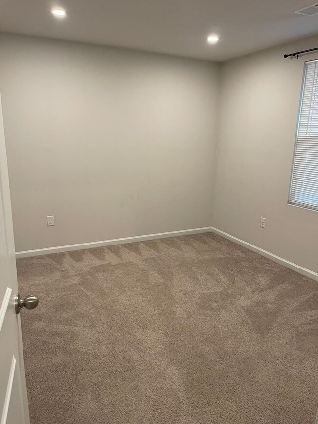 Building Photo - Dover - Clearview Meadow