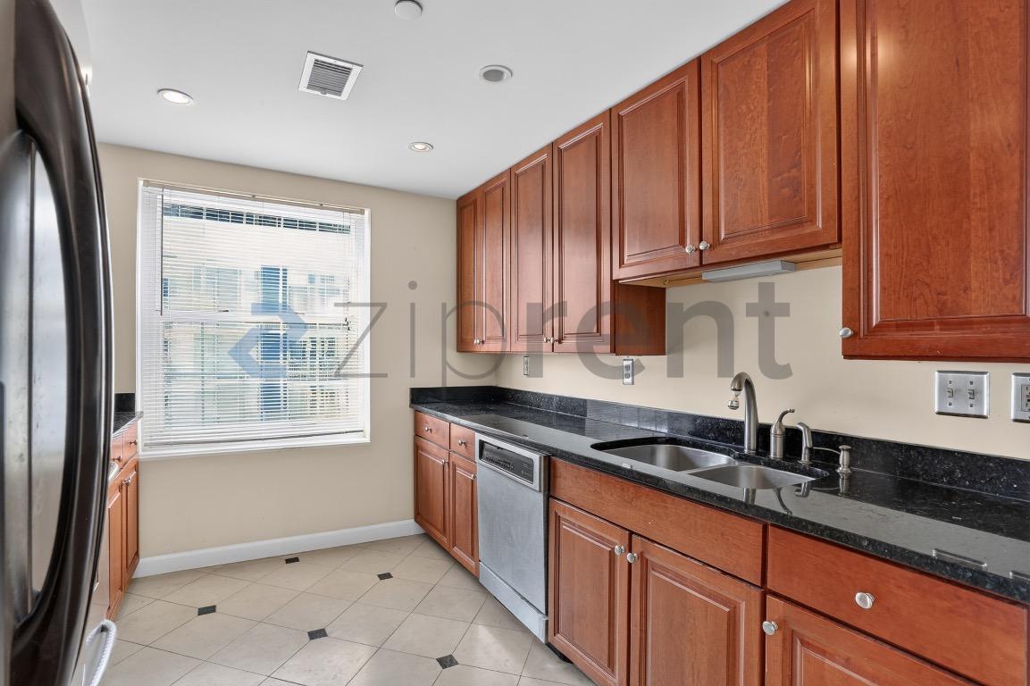 Building Photo - Unit 2607