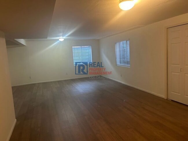 Building Photo - 9044 Edgewood St