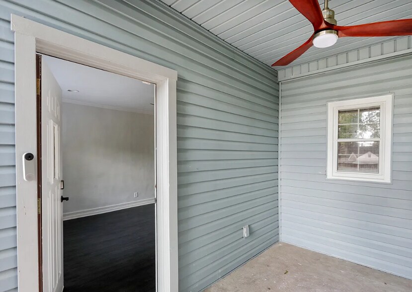 Building Photo - 1268 Eastland Rd SE