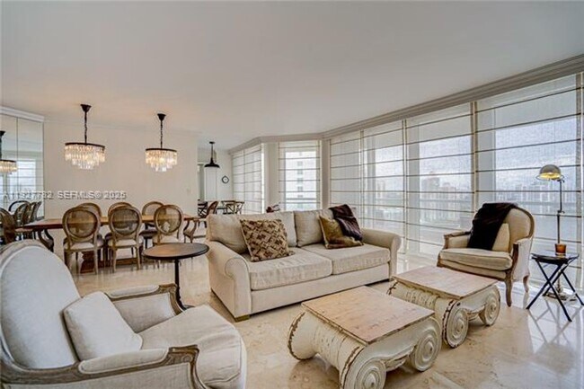 Building Photo - 7000 Island Blvd