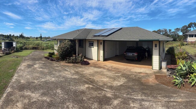 Primary Photo - Spacious 2 Bedroom / 1.5 Bathroom Home in ...