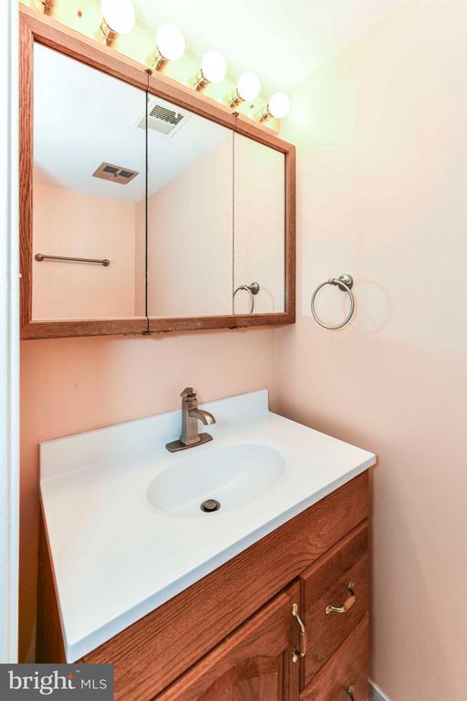 Building Photo - 261 Gundry Dr